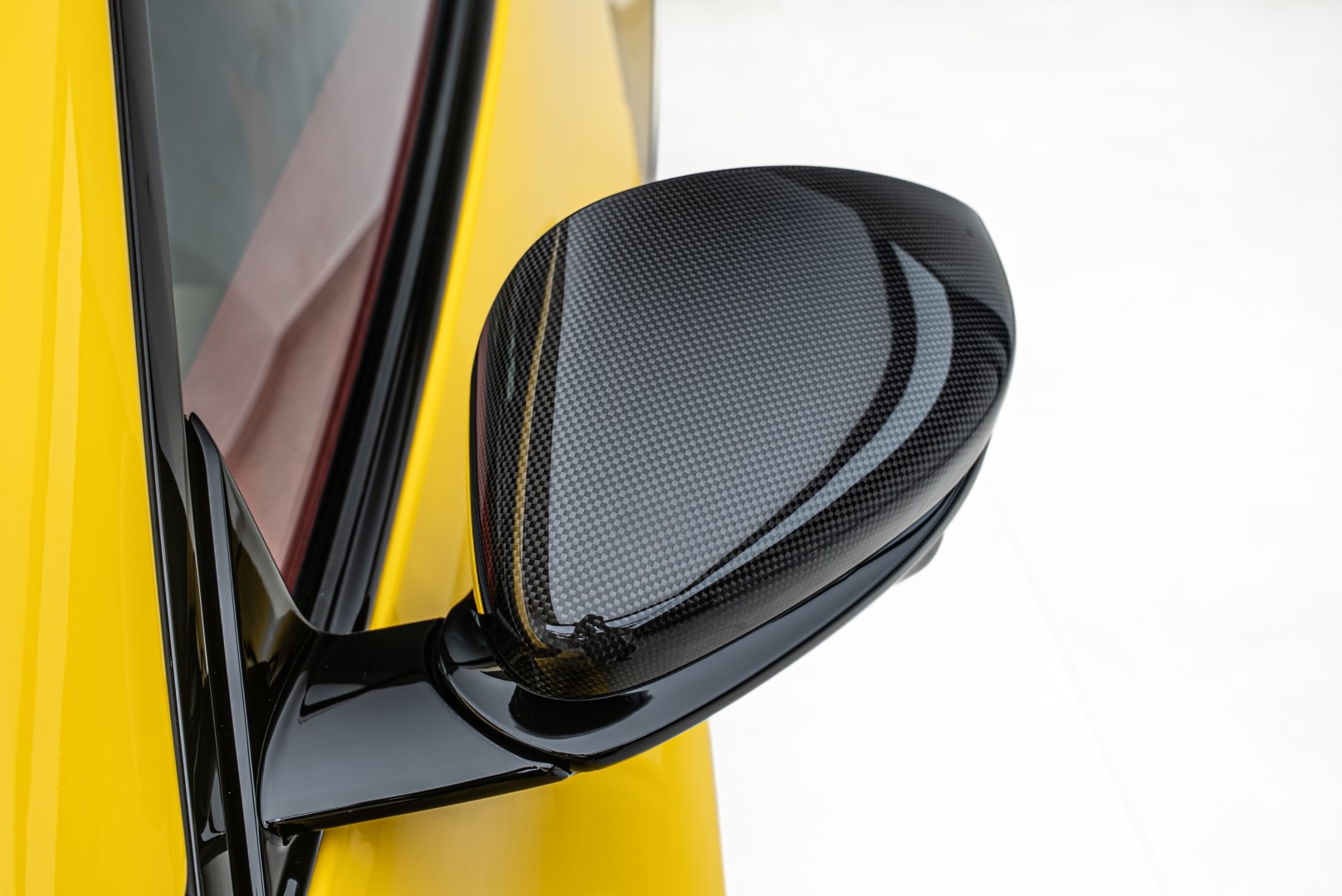 2025 FERRARI PUROSANGUE | FULL CARBON | MAIN DEALER SERVICE | HIGH SPECS |